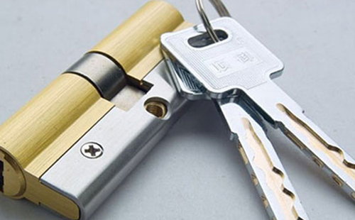 棗陽(yáng)配汽車鑰匙(開(kāi)鎖24小時(shí)電話)